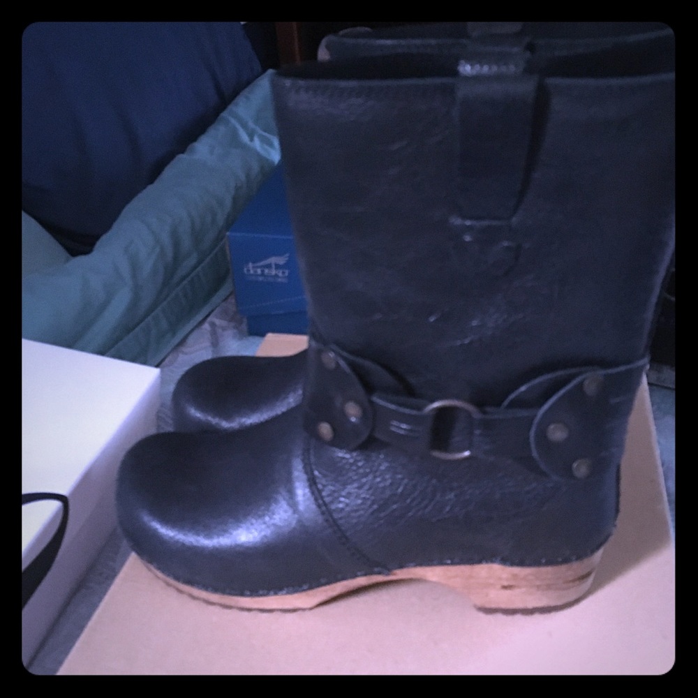 Comfy European clog boots by Sanita...